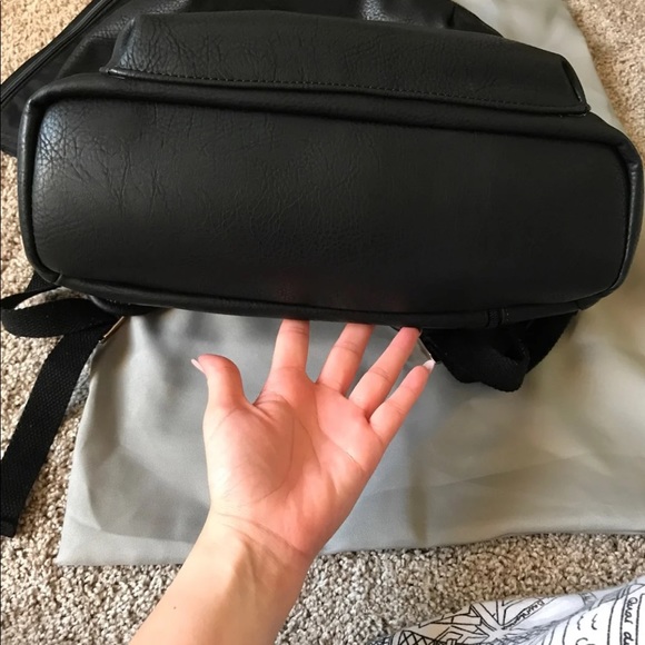 The honest co diaper backpack - Picture 3 of 5